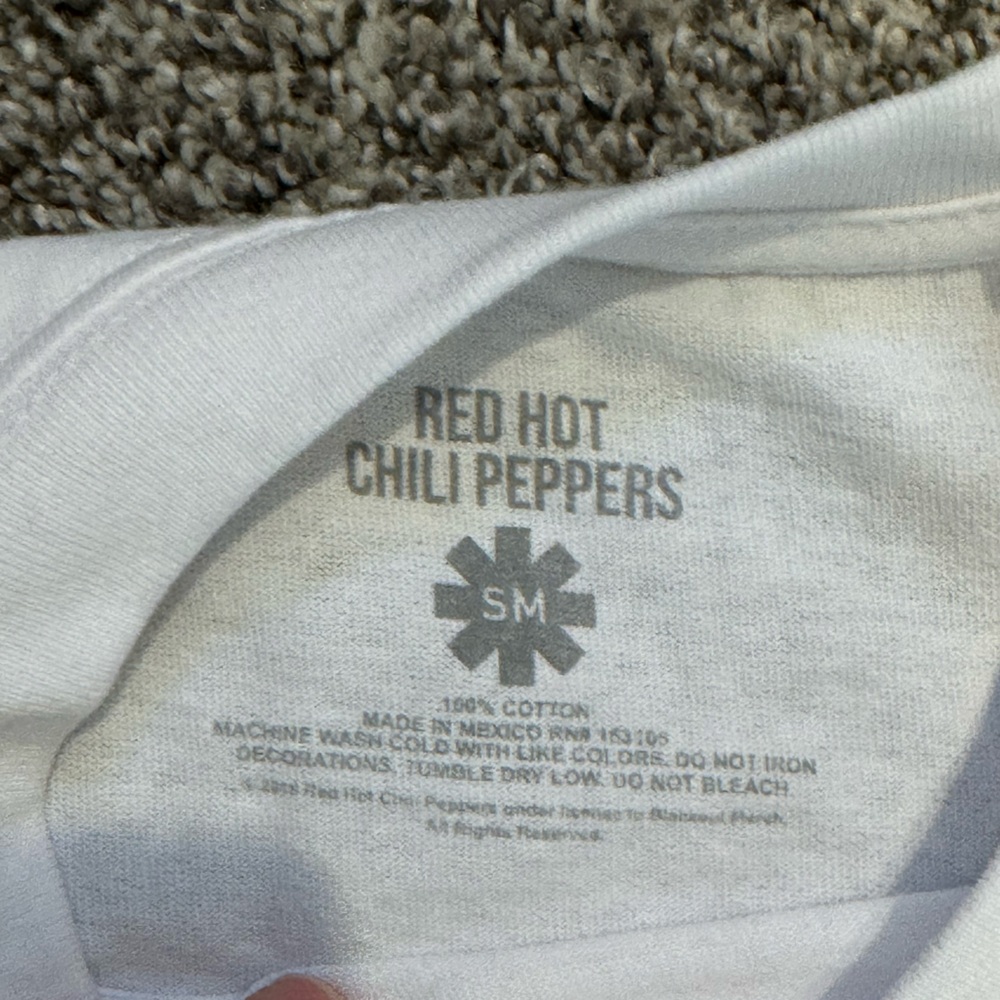 Red Hot Chili Peppers White T-Shirt - Unisex. - Picture 3 of 5